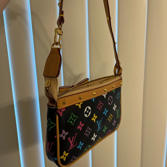 LV purse it is very cute and fun! - Picture 2 of 7